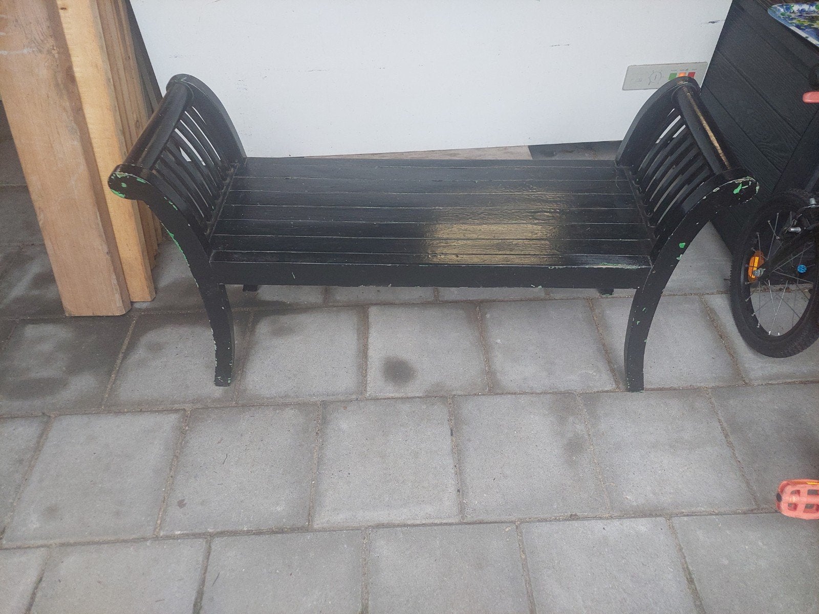 Te koop Zwart bankje, Huis en Inrichting, Ophalen, Gebruikt, Driepersoons, Minder dan 150 cm