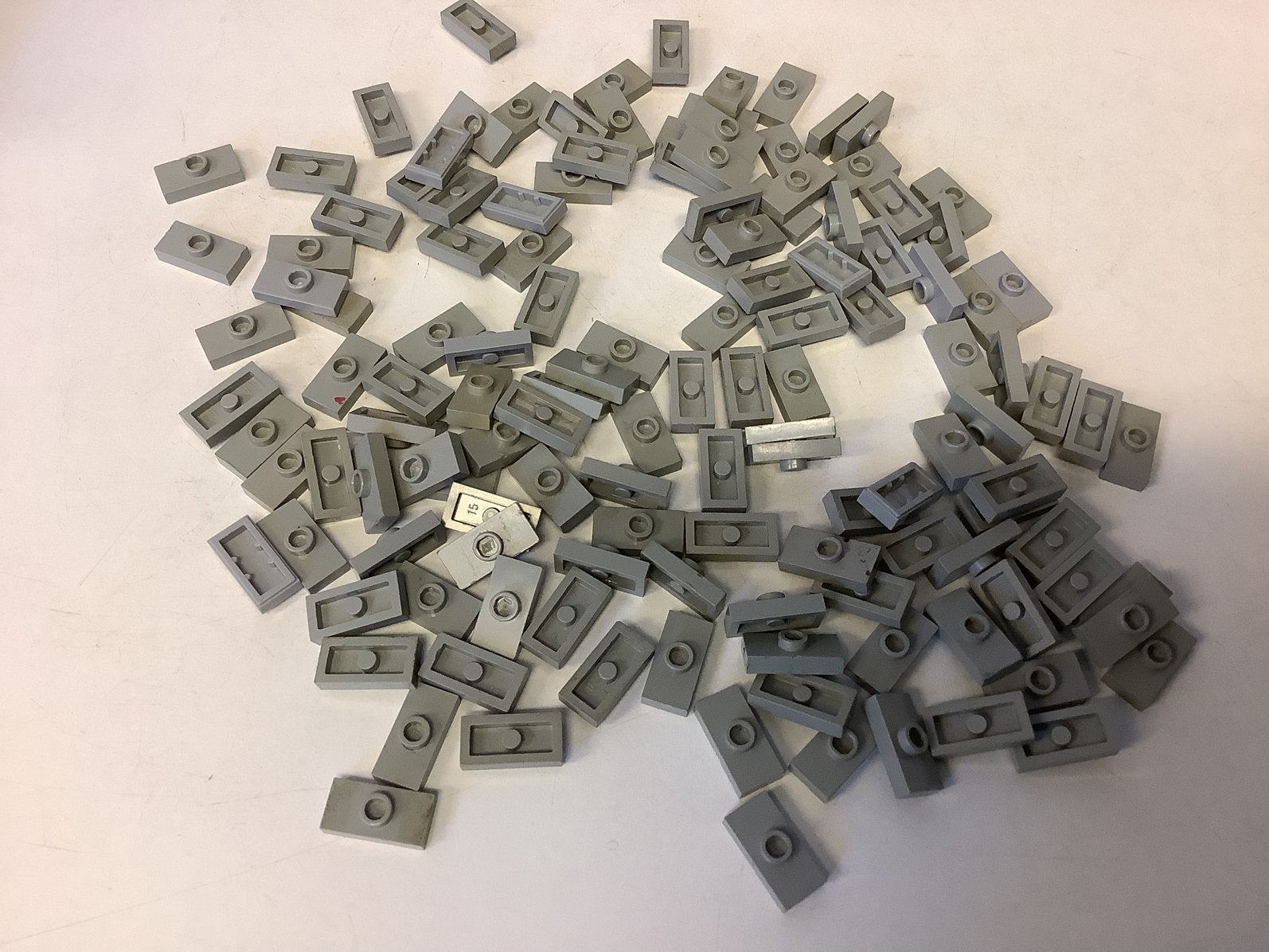 Lego plaat aangepast 1x2 met 1 nop licht grijs, Ophalen of Verzenden, Gebruikt, Losse stenen, Lego