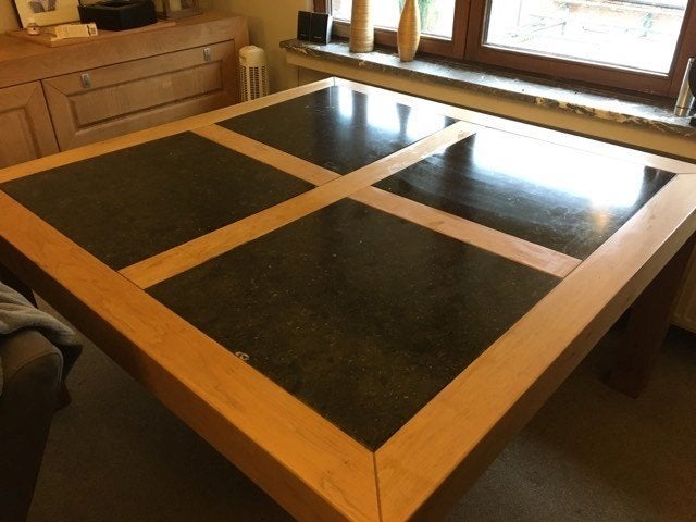 Eiken tafel met granieten inlegtegels, Tuin en Terras, Ophalen, Zo goed als nieuw, Vierkant, Overige materialen