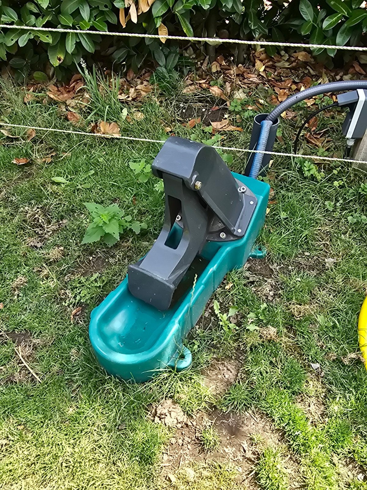 Weidepomp Suevia zo goed als nieuw. Koeien paarden, Ophalen, Zo goed als nieuw