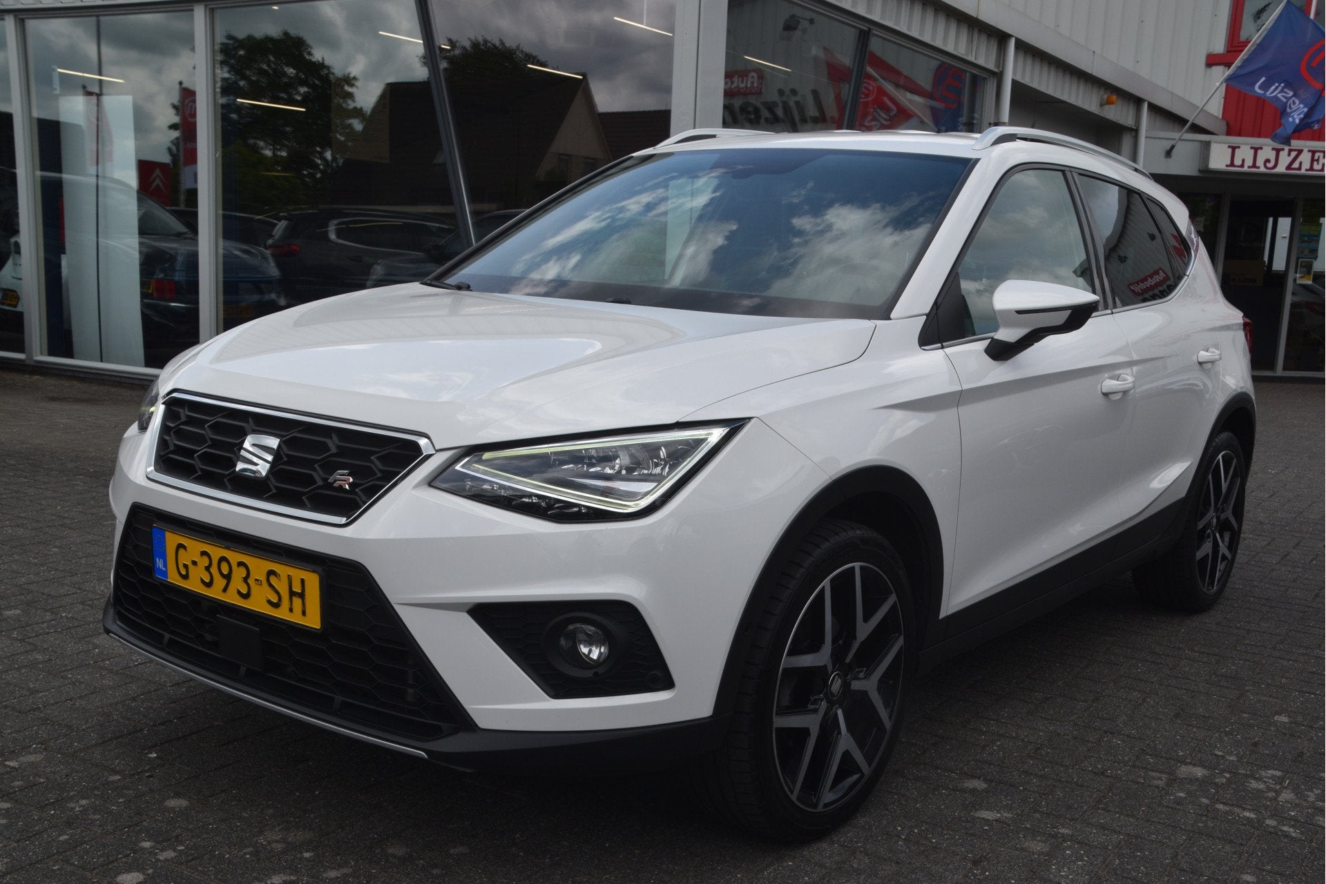 SEAT Arona 1.0 TSI FR Business Intense Carplay | LED | Camer, Voorwielaandrijving, Gebruikt, Met garantie (alle), Origineel Nederlands