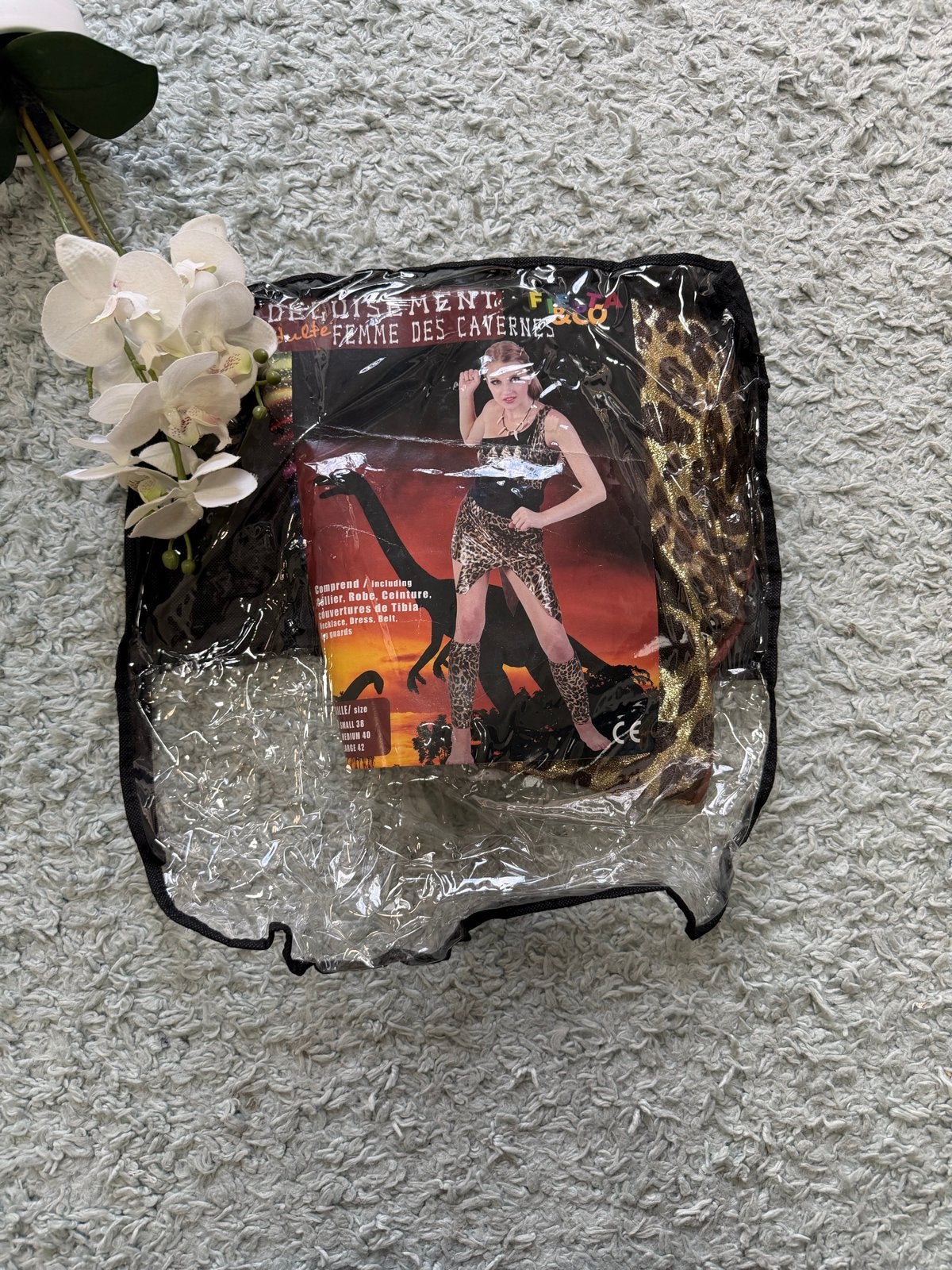 NIEUW, dames halloween kostuum ‘holbewoner’, maat M (38), Maat 38/40 (M), Nieuw, Ophalen of Verzenden, Halloween
