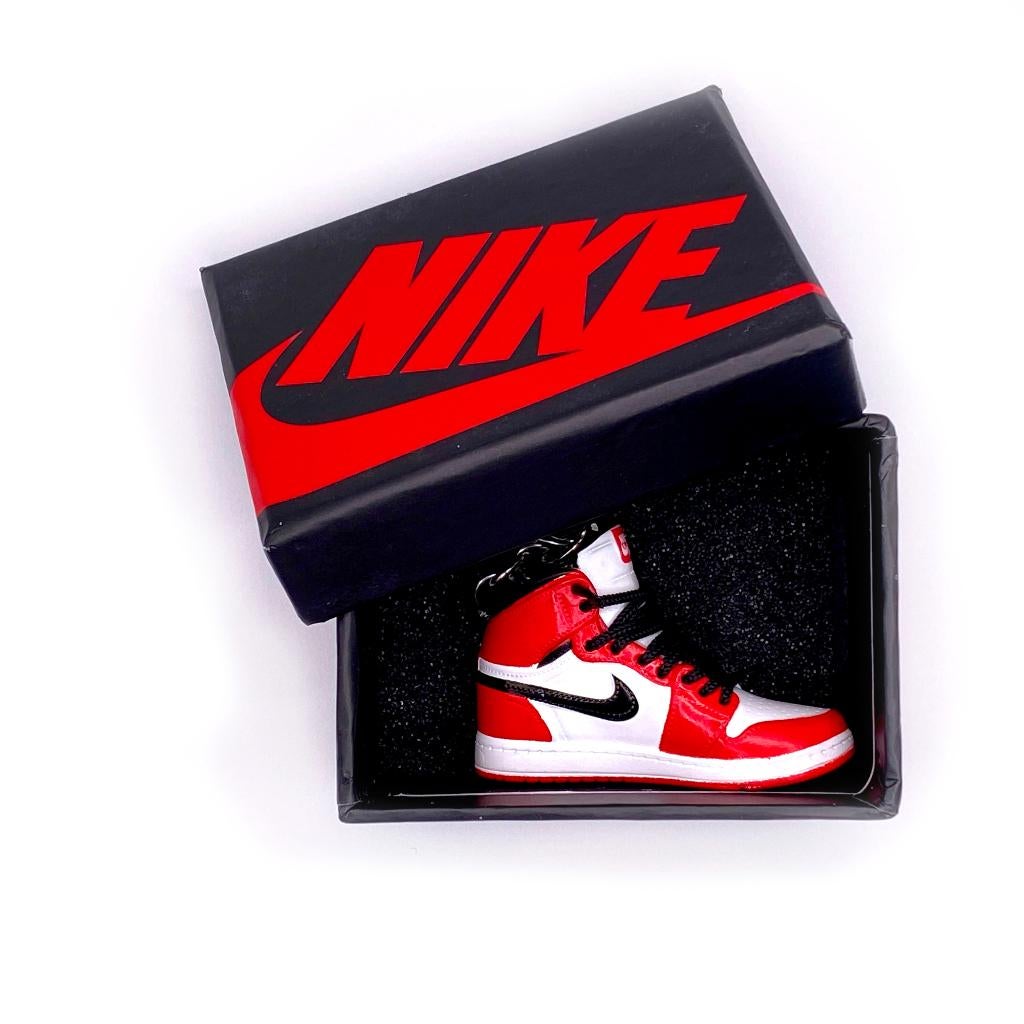 570 Sneaker sleutelhangers incl box en AirPod cases!, Ophalen, Nieuw