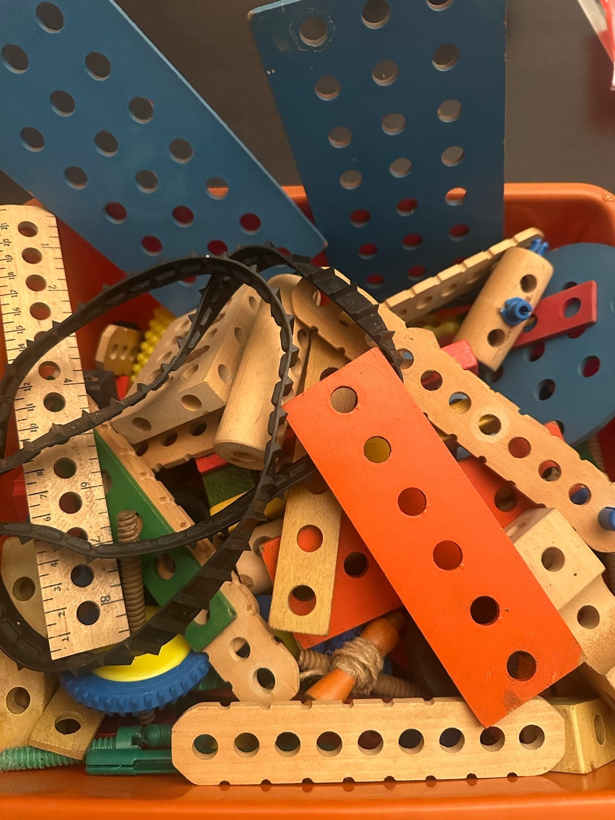 Grote doos met houten constructiespeelgoed, Ophalen of Verzenden, Gebruikt, Overige typen
