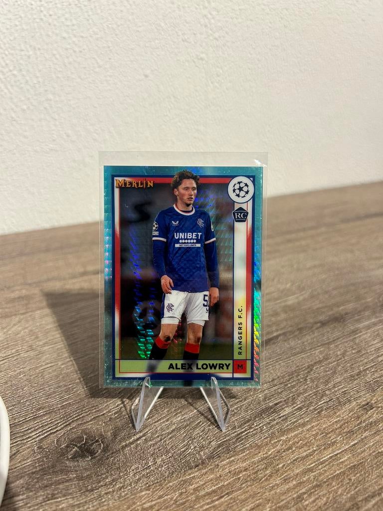Alex Lowry 2022-23 Topps Merlin UCC Aqua Prism #149 Rookie, Ophalen of Verzenden, Zo goed als nieuw, Plaatje