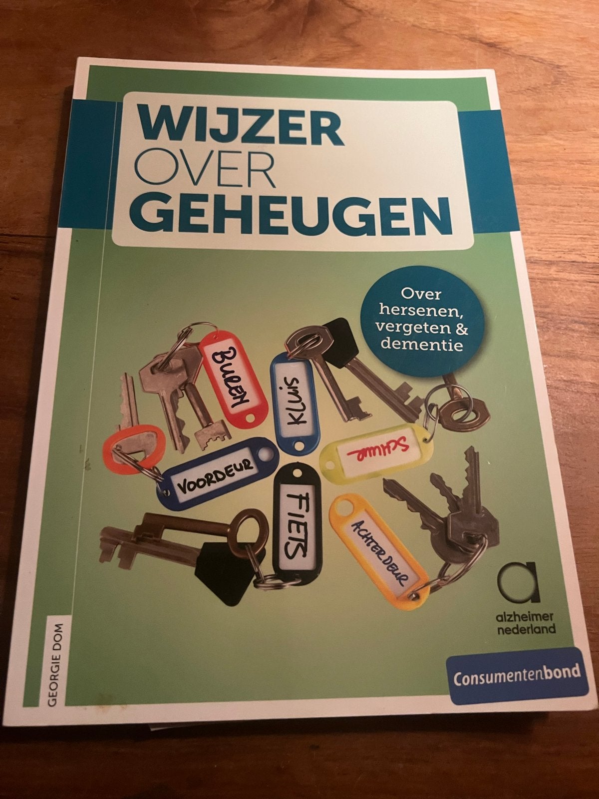 Wijzer over Geheugen - Consumentenbond & Alzheimer Nederland, Ophalen of Verzenden, Zo goed als nieuw, Ziekte en Allergie
