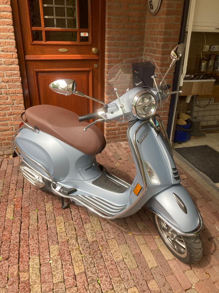 Vespa Primavera bj 2024 1231 km , alsnieuw schade vrij, Ophalen, Zo goed als nieuw, Benzine, Overige modellen