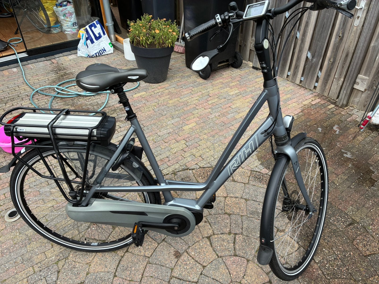 Rih X Omega 3., 55 tot 59 cm, Ophalen, Zo goed als nieuw, Overige merken