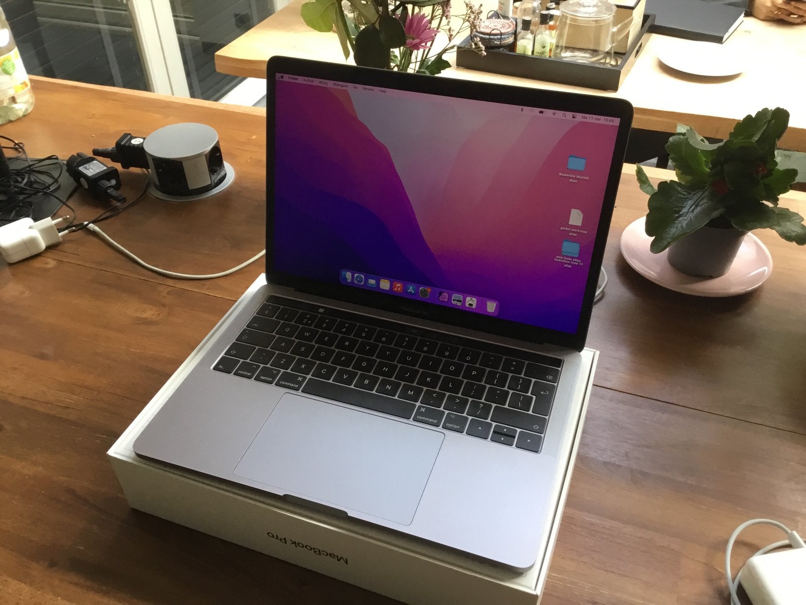 Macbook pro met touchbar te koop / ruil, Computers en Software, Apple Macbooks, 2 tot 3 Ghz, 13 inch, Zo goed als nieuw, Ophalen