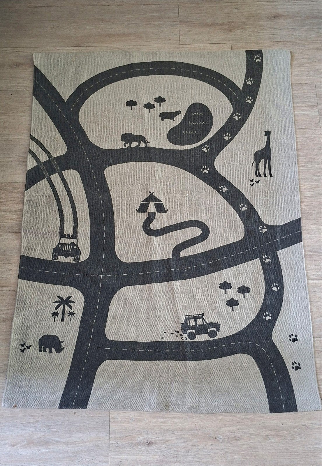 Vloerkleed kinderkamer safari, Kinderen en Baby's, Kinderkamer | Inrichting en Decoratie, Ophalen, Kleed of Kussen, Grijs, Gebruikt