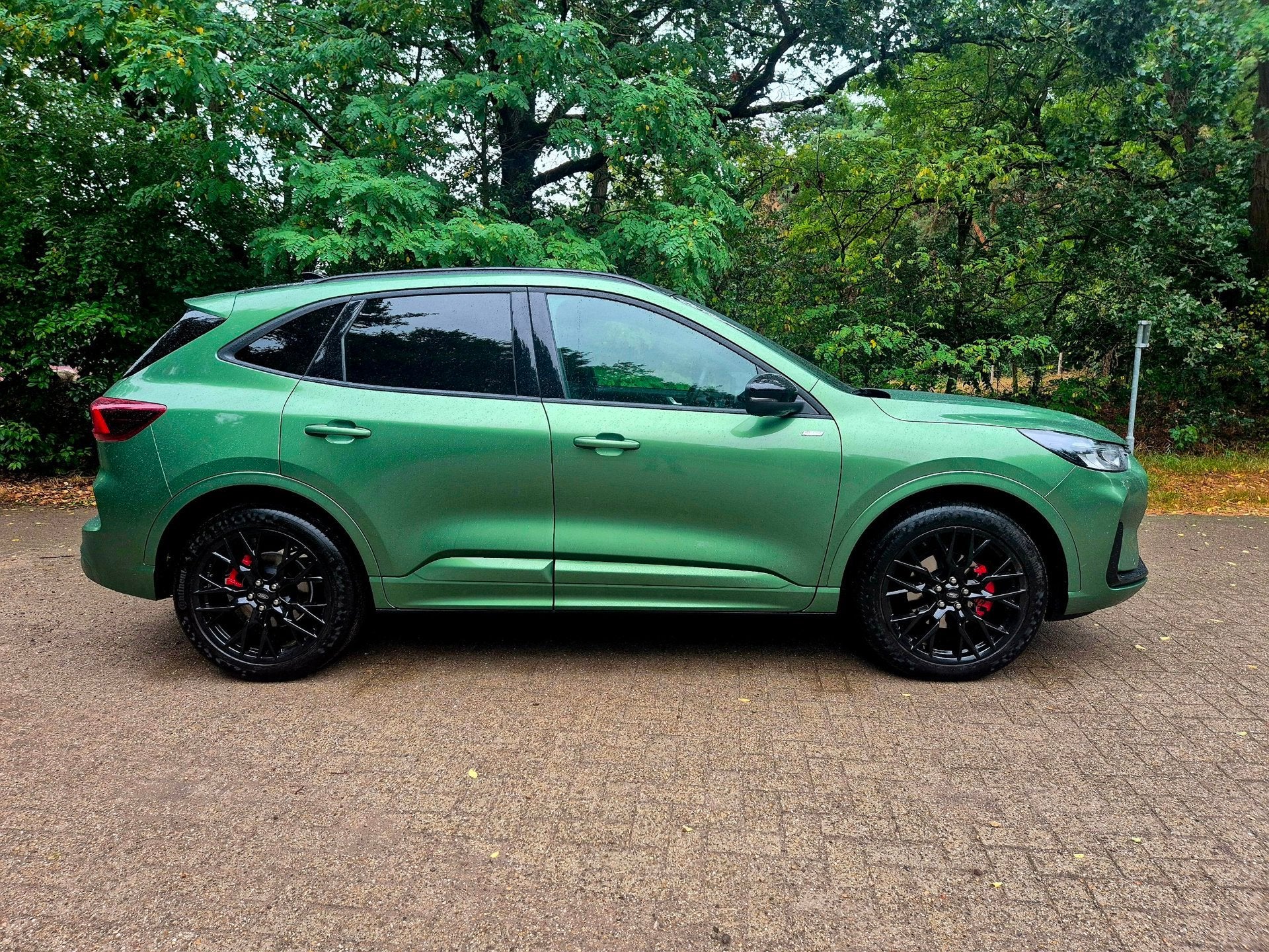 Ford Kuga 2.5 FHEV ST-Line X Black Pack geen stekker, Zwart, 1589 kg, Bedrijf, Nieuw