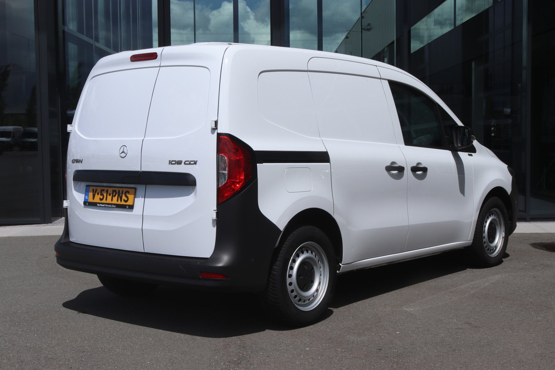 Mercedes-Benz Citan 108 CDI L1 | NAVI/AIRCO/CRUISE C/PARKTRO, Voorwielaandrijving, Gebruikt, Euro 6, 4 cilinders