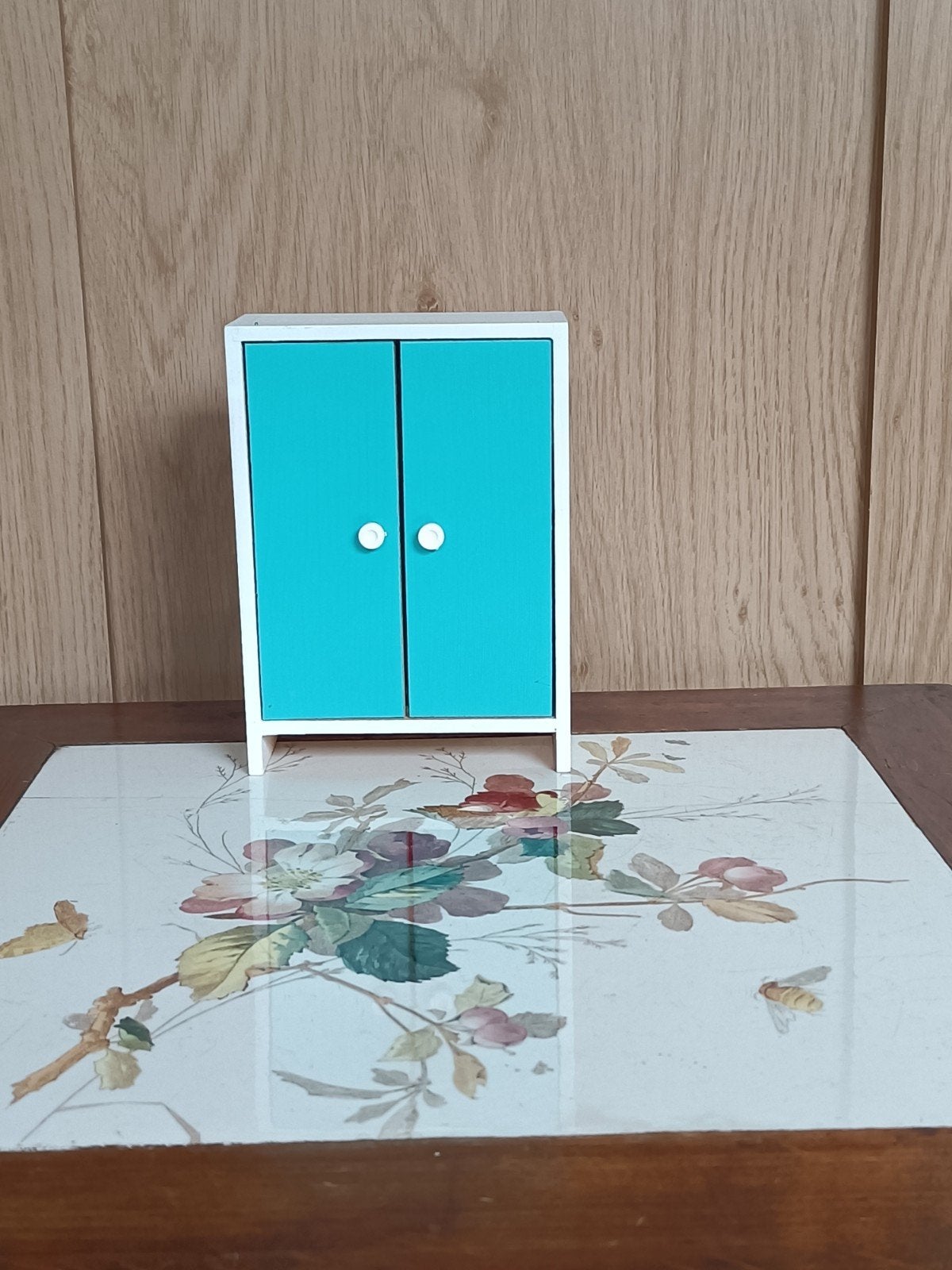 Vintage houten  kleding kast poppenhuis jaren '60, Verzenden, Gebruikt, Poppenhuis
