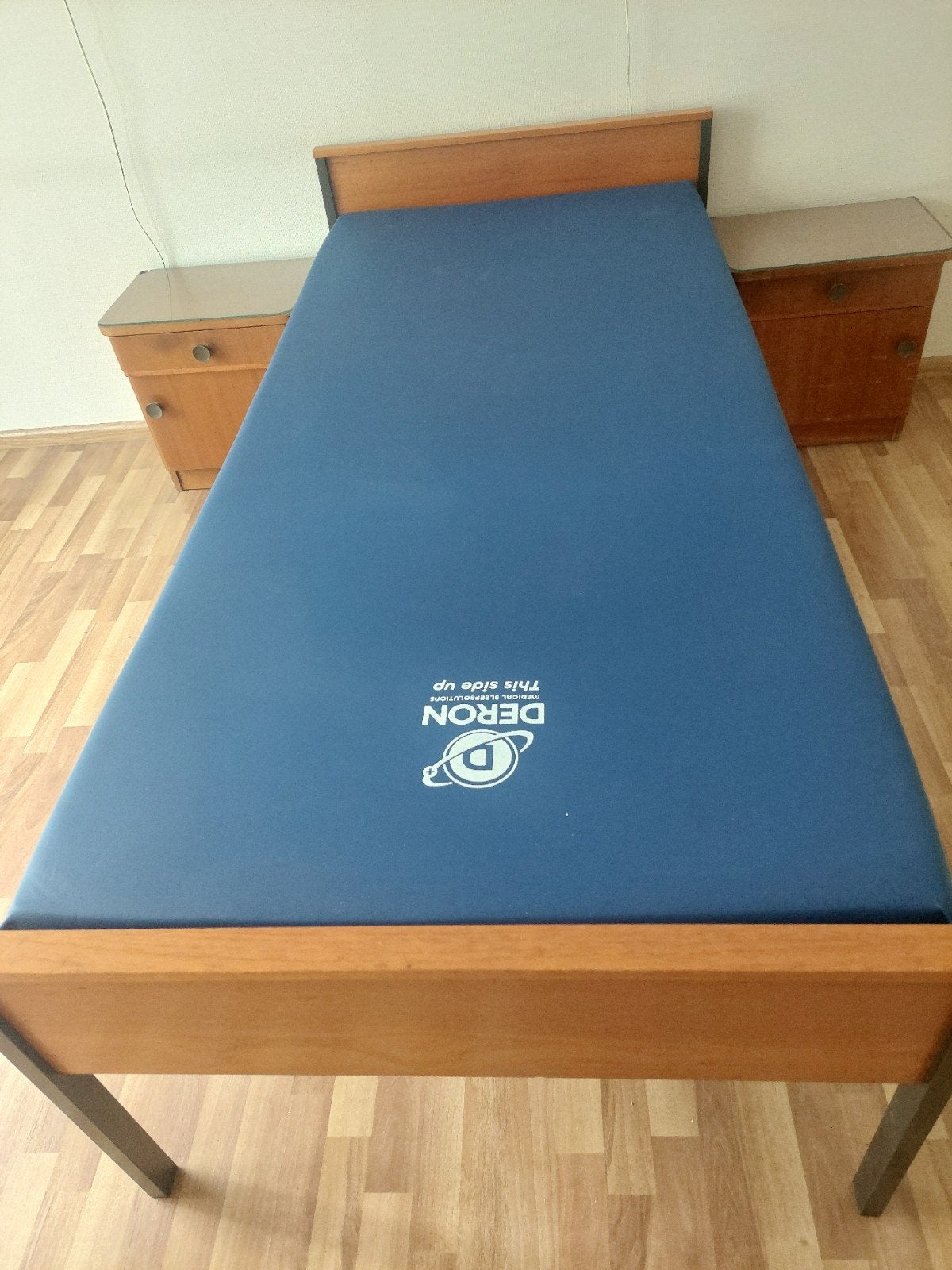 Eenpersoons houten bed met medisch Deron matras - 90x2, Ophalen, Gebruikt, 90 cm, Eenpersoons