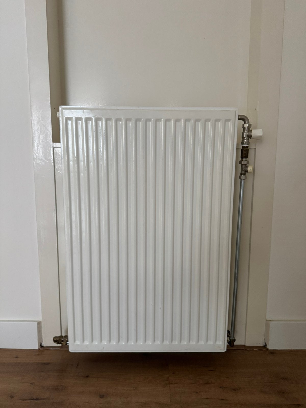 Radiator 60x90 cm, Doe-het-zelf en Verbouw, Verwarming en Radiatoren, Ophalen, Radiator, Zo goed als nieuw, 60 tot 150 cm