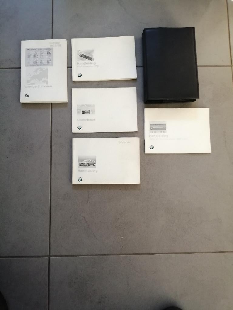 Compleet mapje boekjes voor BMW 5-serie E39  1995/2003, Auto diversen, Handleidingen en Instructieboekjes, Ophalen of Verzenden