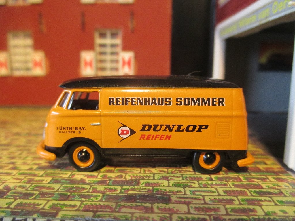 VW T1 Transporter - Schuco Reifenhaus Sommer Dunlop, Ophalen of Verzenden, Zo goed als nieuw, Bus of Vrachtwagen, Schuco