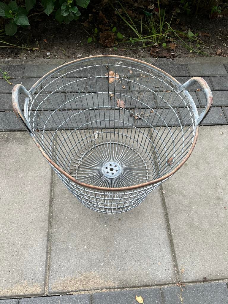 Vintage metalen aardappelmand / opbergmand, Ophalen, Zo goed als nieuw, Rond, Mand