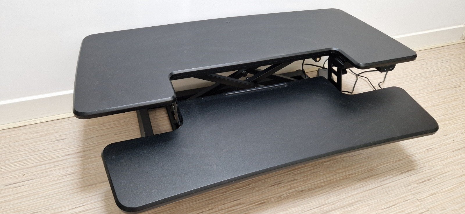 Updesk elektrisch verstelbaar laptop/beeldscherm zit sta, Huis en Inrichting, Bureaus, Ophalen, Metaal, Zo goed als nieuw, Overige merken