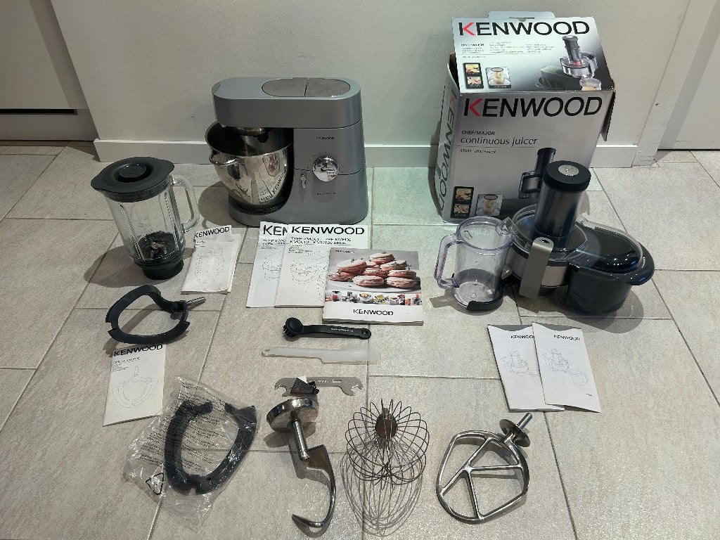 Kenwood major titatium keukenmachine -zo goed als nieuw-, Witgoed en Apparatuur, Keukenmixers, 4 liter of meer, Ophalen, Zo goed als nieuw
