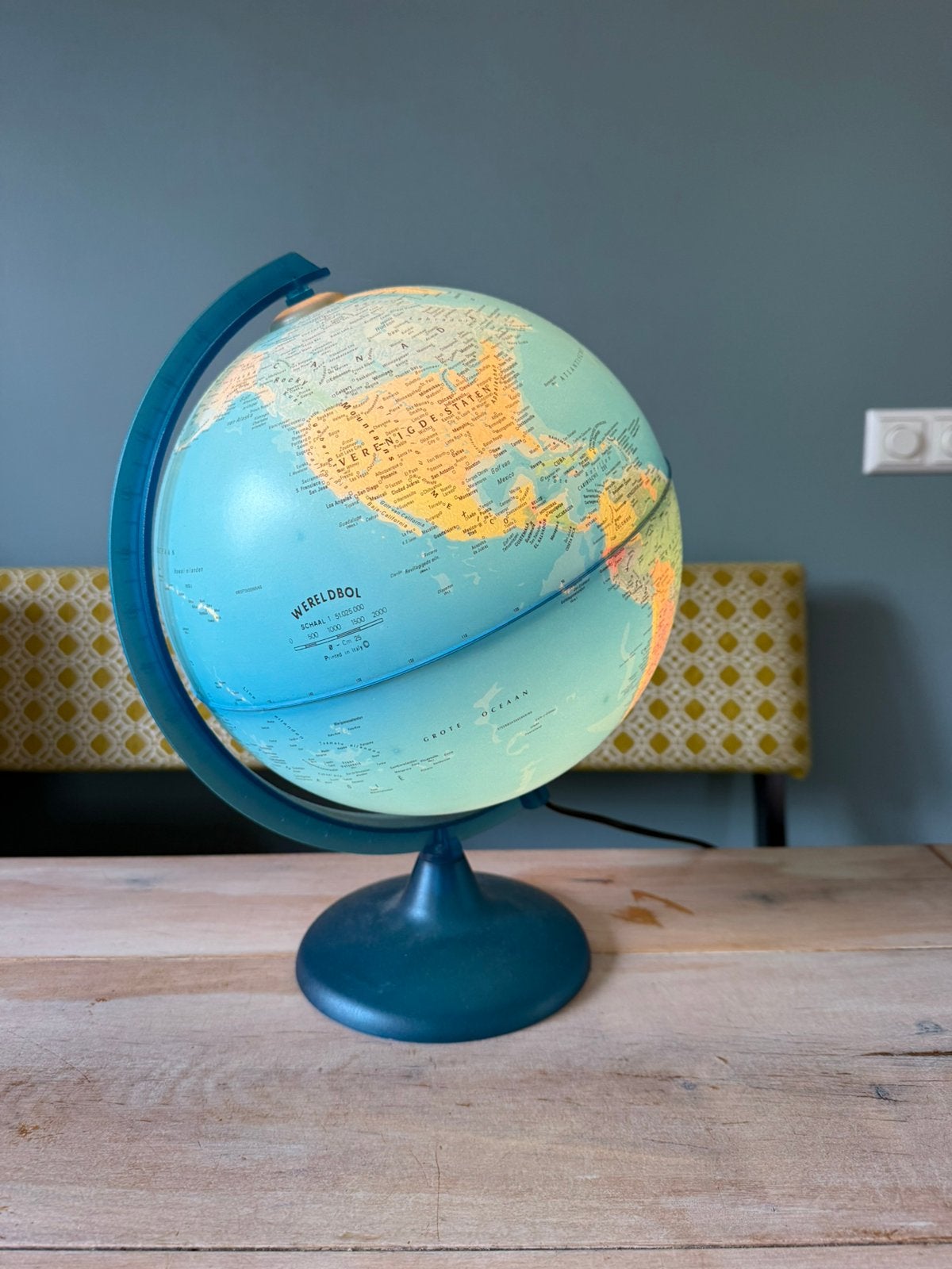 Leuke globe met lampje, Ophalen, Zo goed als nieuw