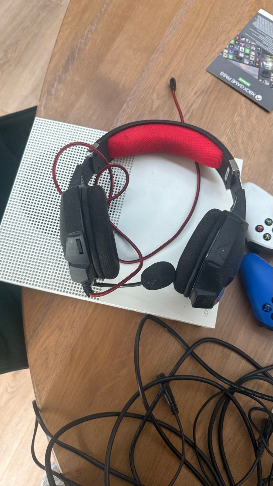 Xbox One S met 2 controllers, headset en 7 games, Met 2 controllers, Xbox One S, Ophalen of Verzenden, 500 GB