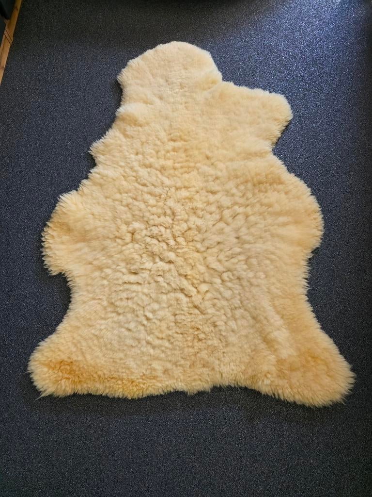 2 medicinale schapenvachten xl van Skeepke Texel, 100 tot 150 cm, Zo goed als nieuw, Crème, Overige vormen