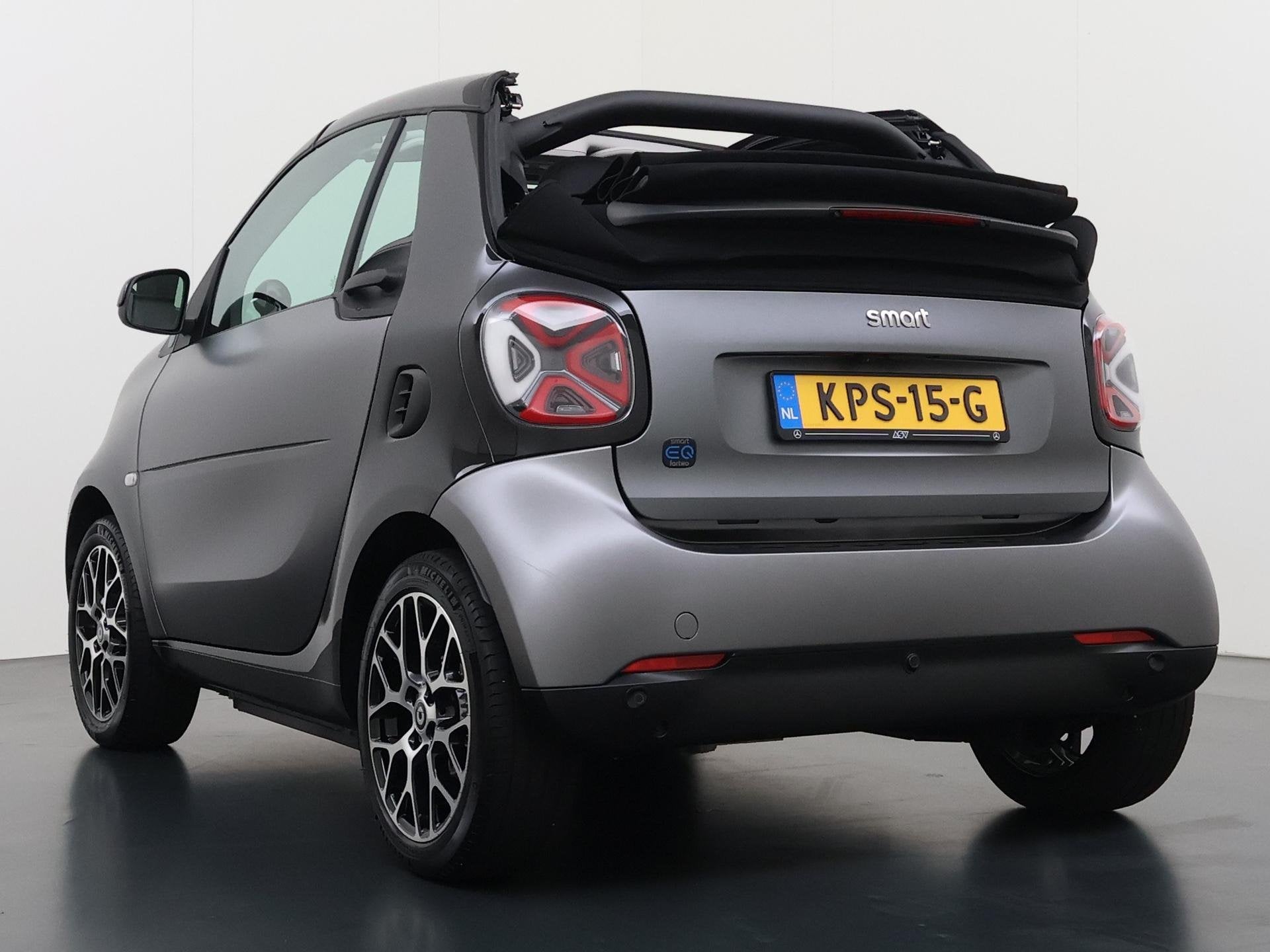 Smart fortwo cabrio EQ Comfort PLUS 18 kWh | Cabrio | Stoelv, Auto's, Smart, Automaat, 1025 kg, Gebruikt, Cabriolet