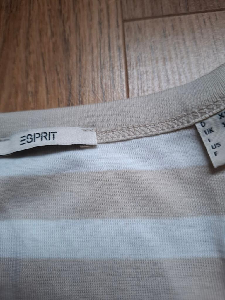 EEN GESTREEPTE ZACHT BEIGE/ZACHT WIT MAAT XXL VAN HET DUITSE, Kleding | Dames, Tops, Verzenden, Beige, Maat 46/48 (XL) of groter