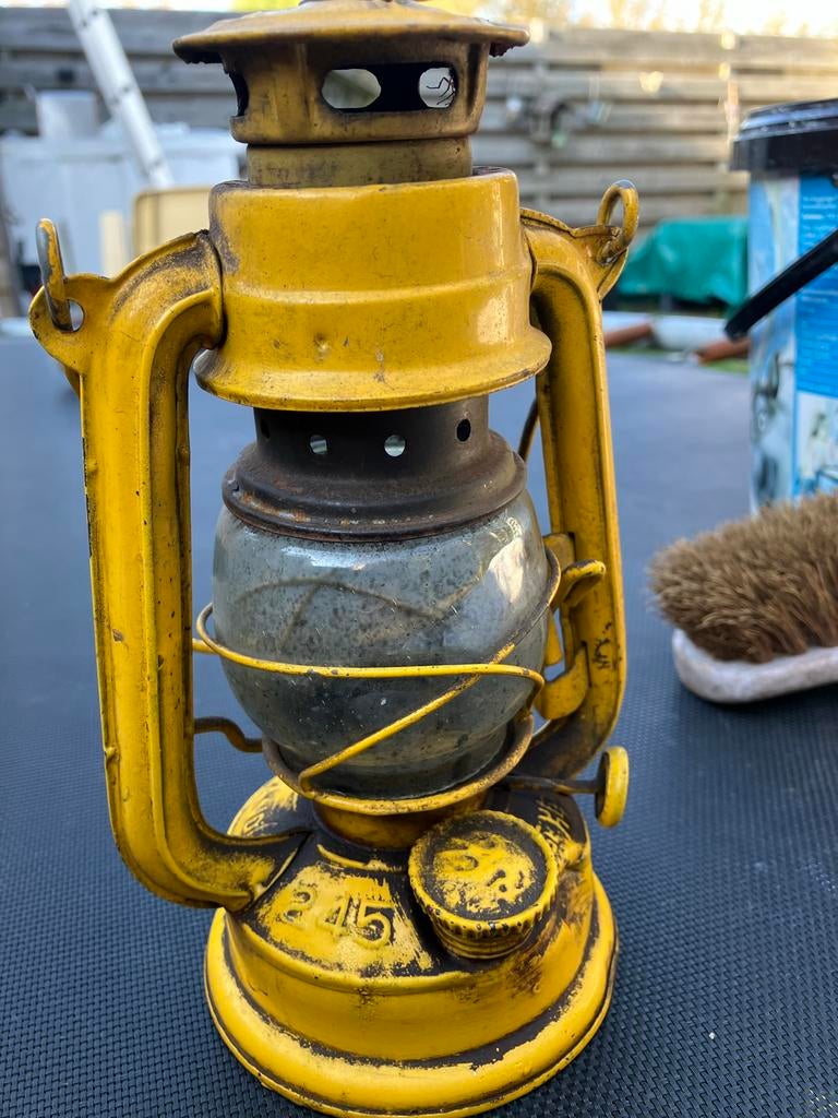 Vintage Gele Petroleumlamp - Swallow Brand 245, Ophalen