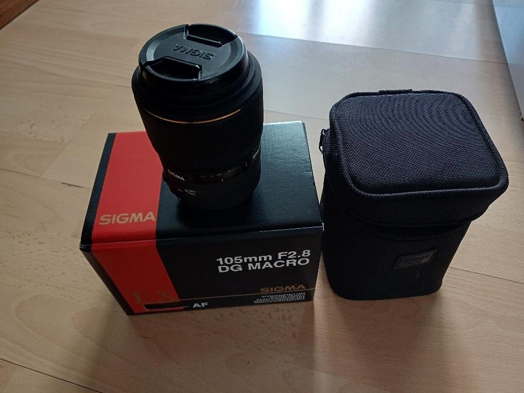 Sigma 105 mm F2.8 macro EX DG, Ophalen of Verzenden, Gebruikt, Macrolens