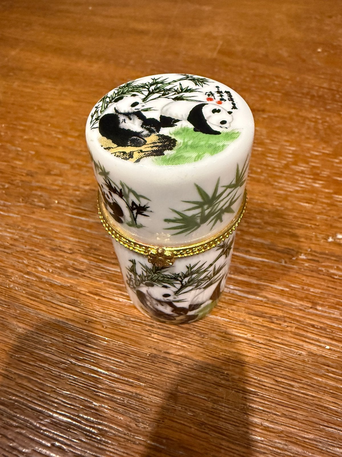 Vintage Yiwei Chinees porseleinen panda pillensieradendoosje, Antiek en Kunst, Ophalen of Verzenden