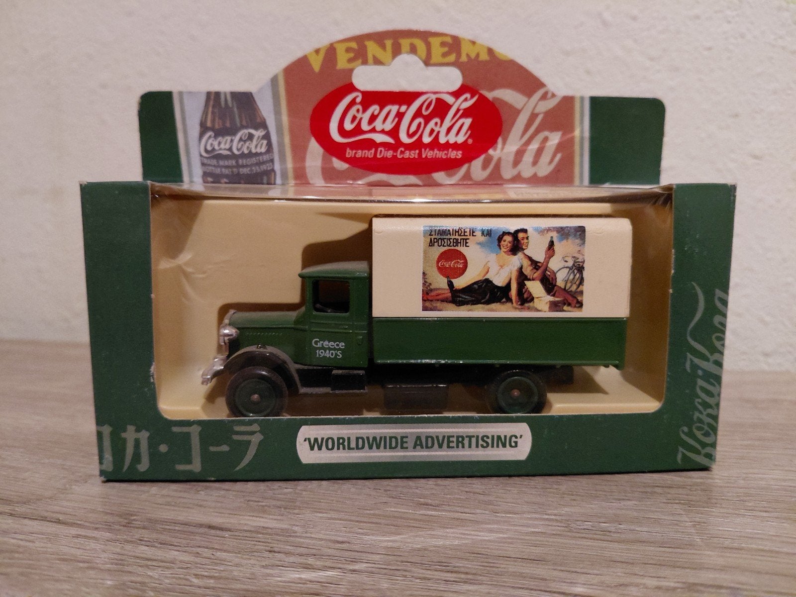 'Coca-Cola' 1934 Mack Canvas Back Truck, Hobby en Vrije tijd, Modelbouw | Auto's en Voertuigen, Overige merken, Verzenden, 1:32 tot 1:50