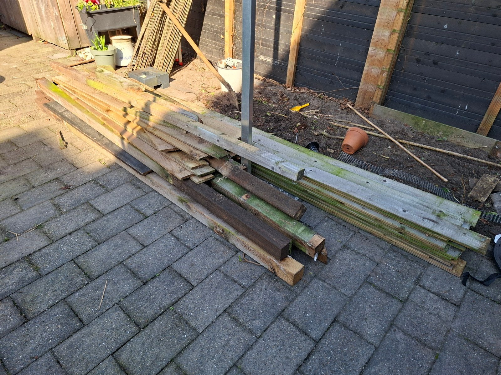 schutting hout en palen gratis!, Ophalen, Gebruikt