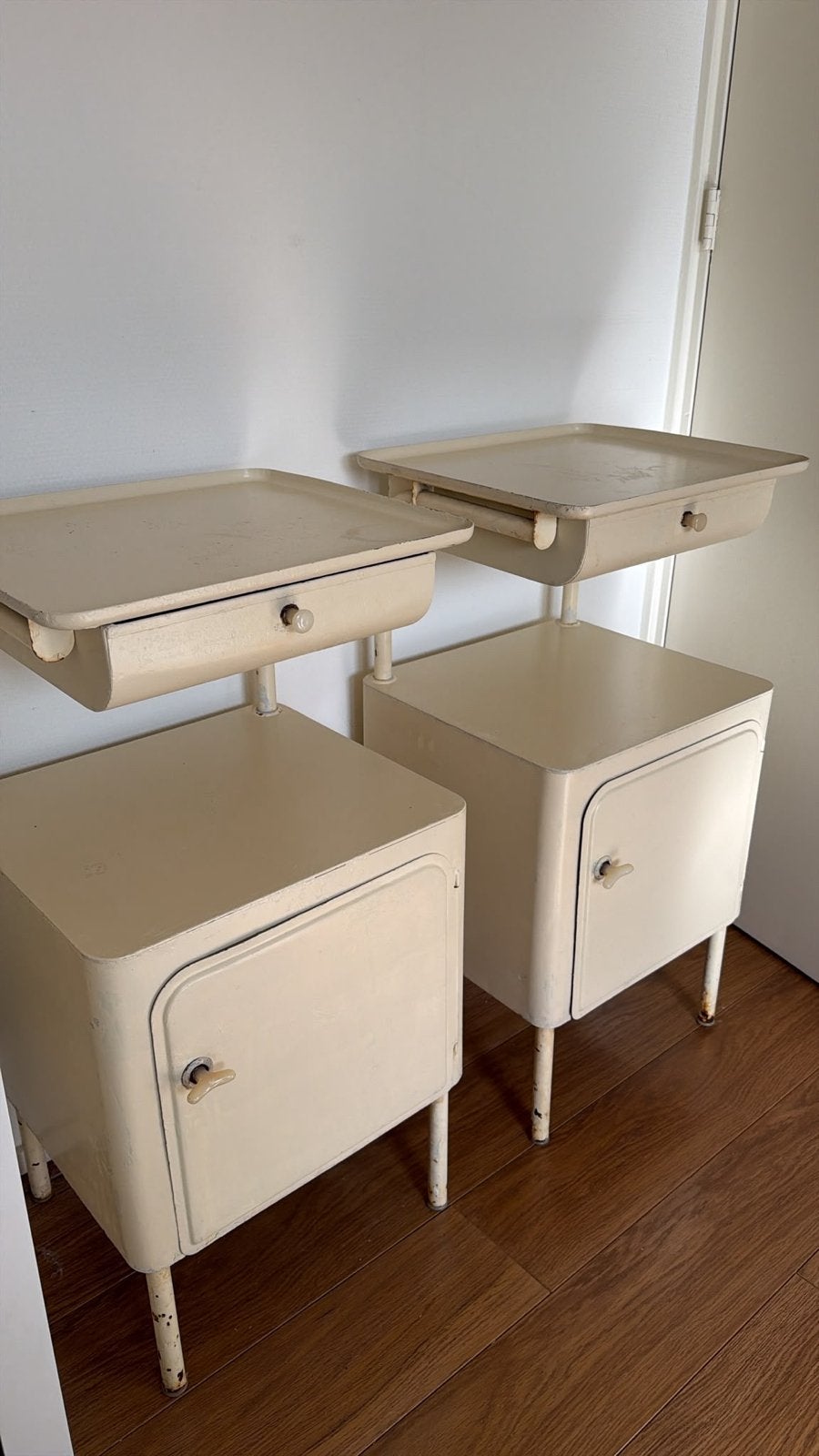 Set van 2 vintage Tsjechische ziekenhuis nachtkastjes, Ophalen, Gebruikt, Minder dan 45 cm, Metaal of Aluminium