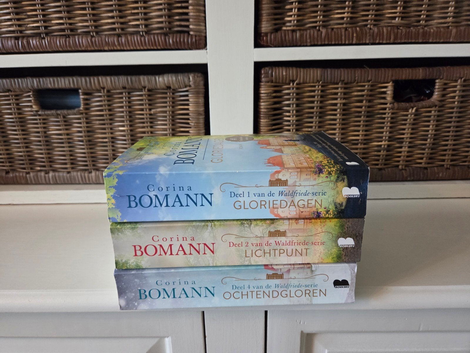 Corina Bomann - Walfriede serie, Boeken, Ophalen of Verzenden, Gelezen