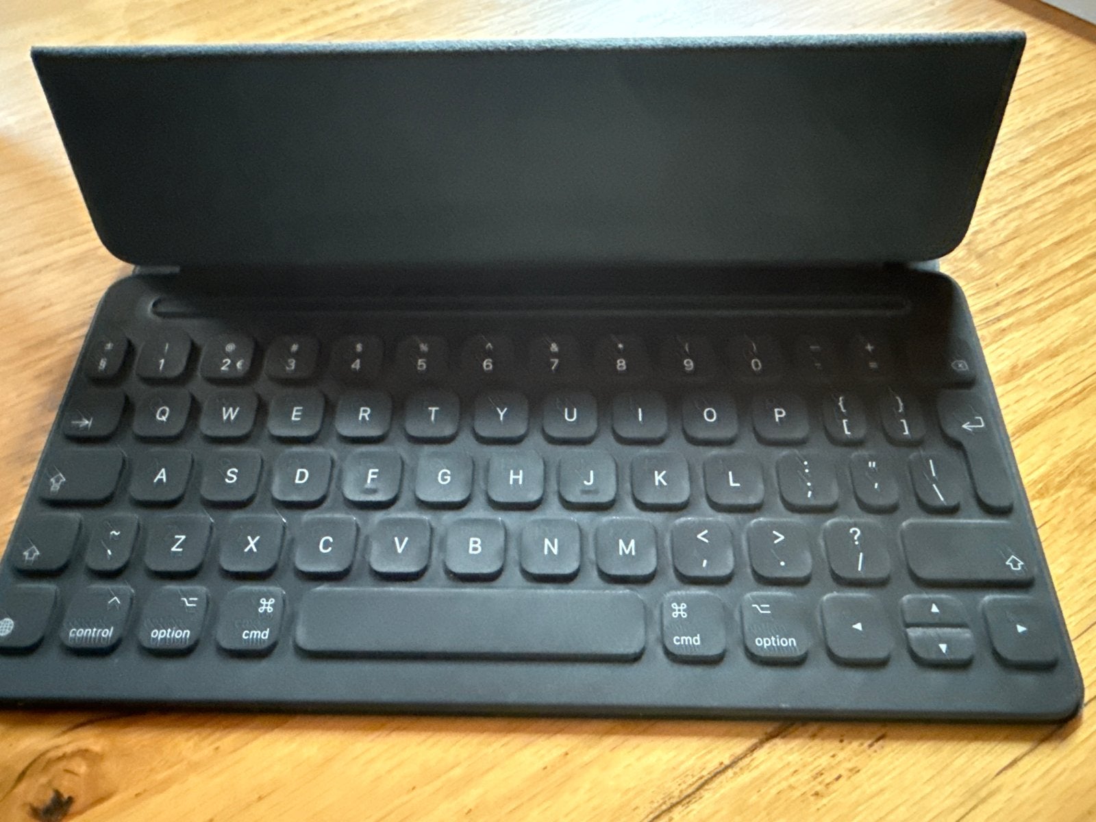 Apple Smart Keyboard voor iPad (QWERTY), Opvouwbaar, Ophalen of Verzenden, Zo goed als nieuw, Draadloos
