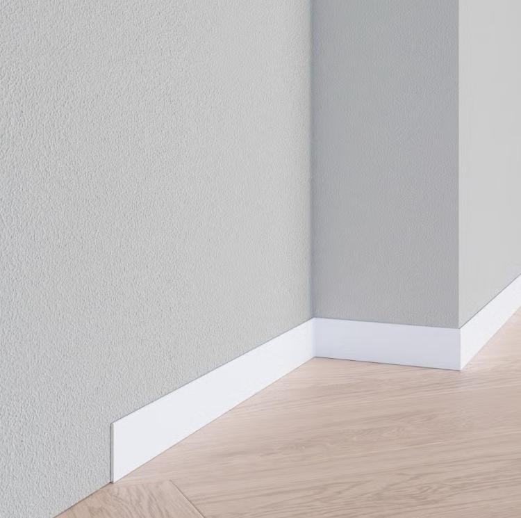 Witte aluminium plinten (nieuw in verpakking), Ophalen, Overige materialen, Nieuw, 200 tot 250 cm