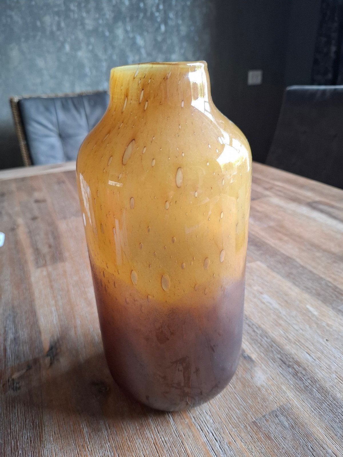 Glazen vaas met bruin-gele overloop, Ophalen of Verzenden, Meerkleurig, Met patroon/structuur, Glas