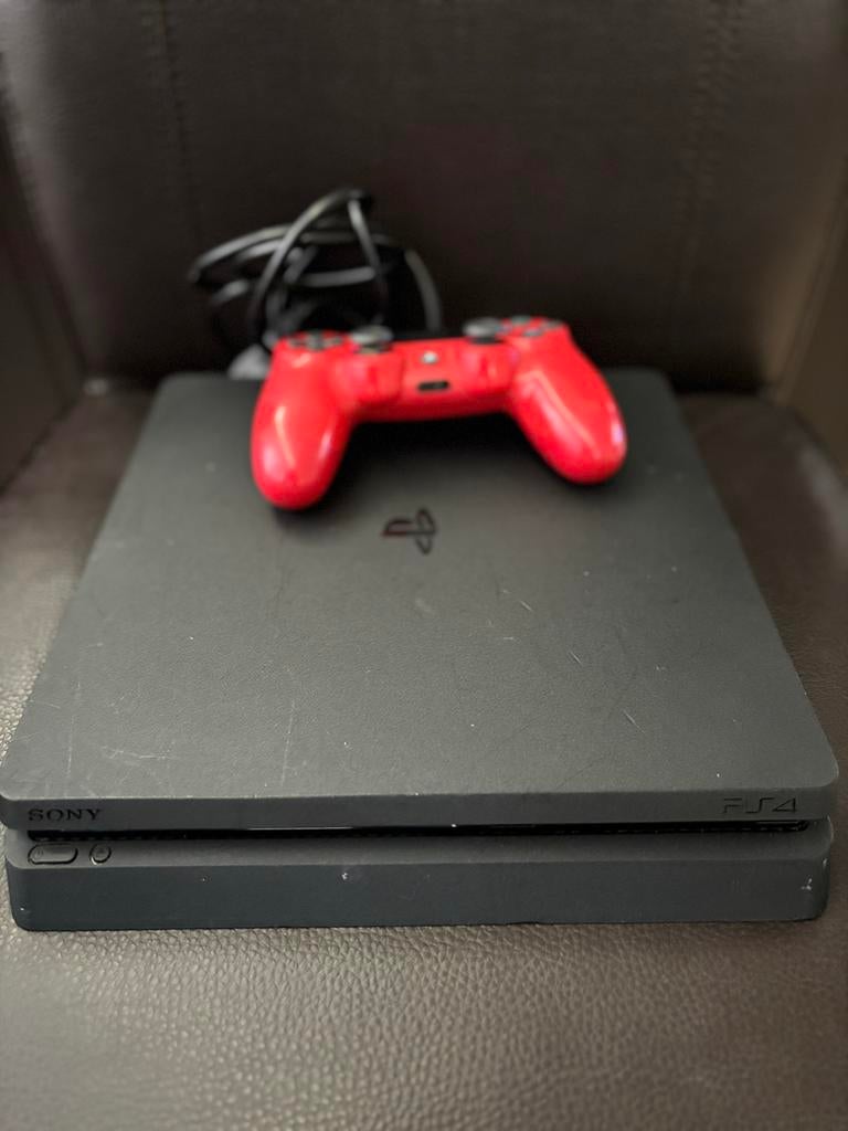 PlayStation 4 Slim met 1 rode controller, Ophalen of Verzenden, Met 1 controller, Slim, 500 GB