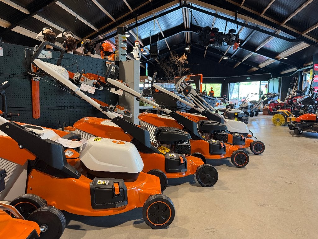 Opruiming Stihl demo grasmaaiers, verticuteermachine, enz., Tuin en Terras, Ophalen, ANDREAS STIHL NV, Accu-grasmaaier, Zo goed als nieuw