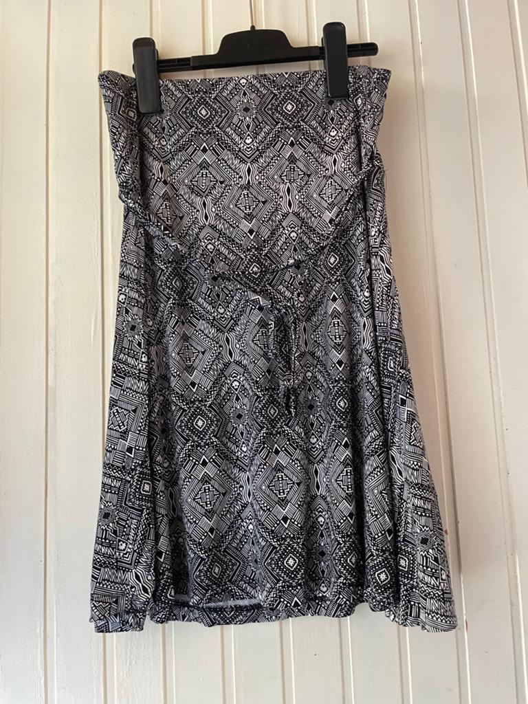 Zwart/wit rokje (maat S), Kleding | Dames, Rokken, Ophalen of Verzenden, Nieuw, Maat 36 (S), Zwart