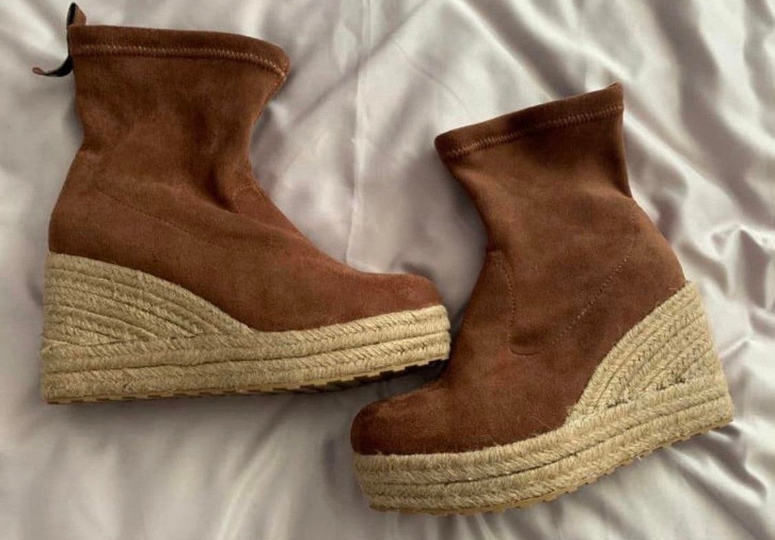 Nieuwe bruine zomerse sleehaklaarzen maat 37,5, Kleding | Dames, Bruin, Lage of Enkellaarzen, Nieuw, Ophalen of Verzenden