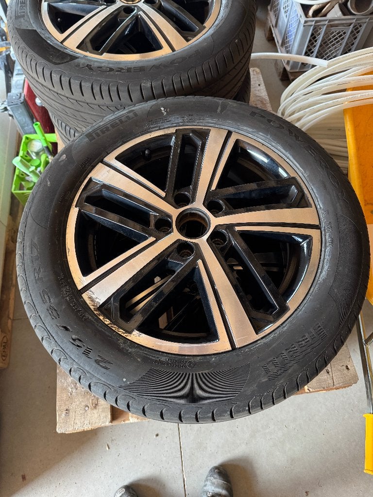 Originele VW Caddy Colombo velgen 17" inclusief banden, Ophalen, Banden en Velgen, 17 inch, Bestelwagen