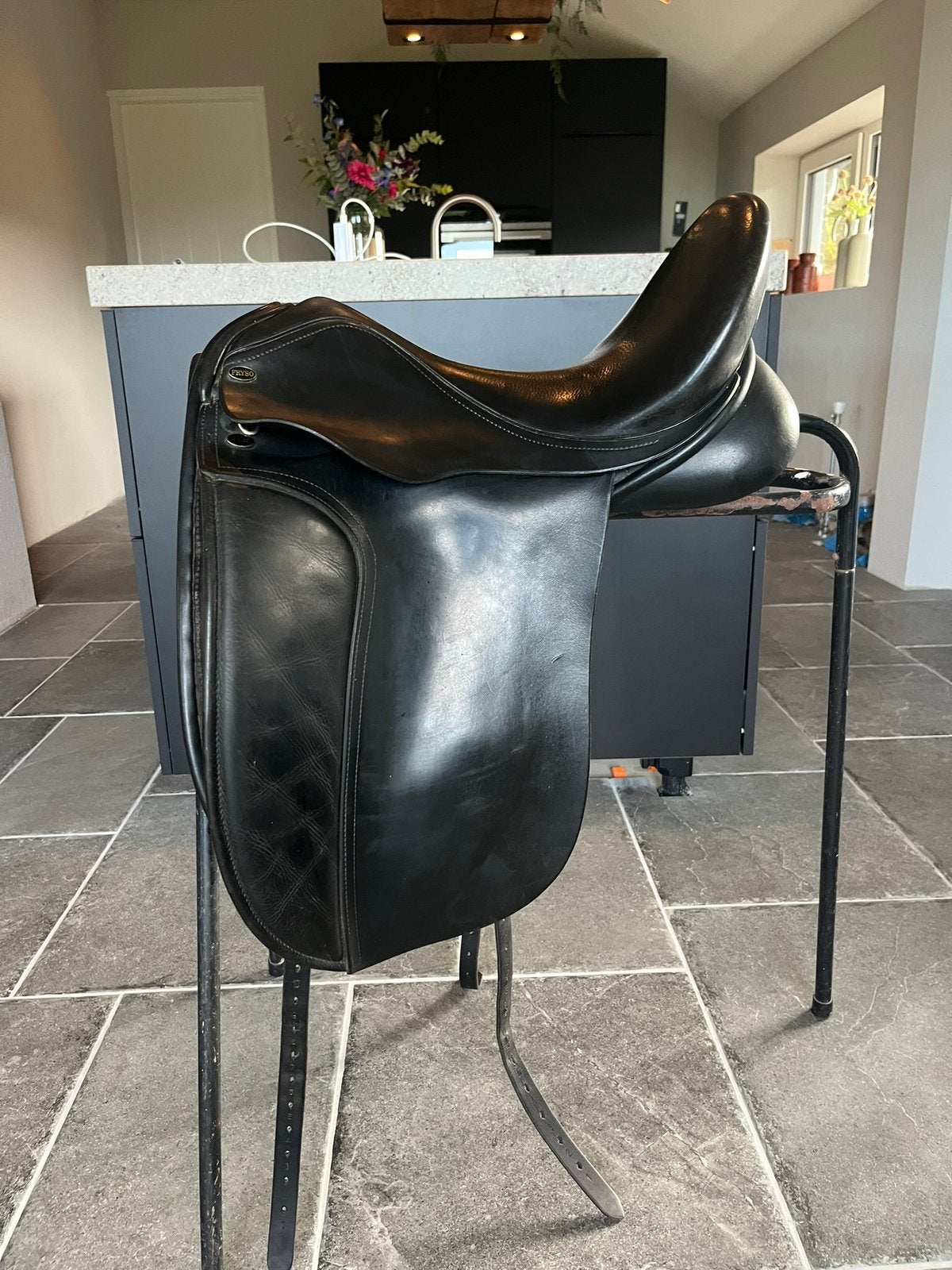 Fryso Legacy / 17,5 inch / zeer mooi en heerlijk zadel, Ophalen of Verzenden, Zo goed als nieuw, Dressuur