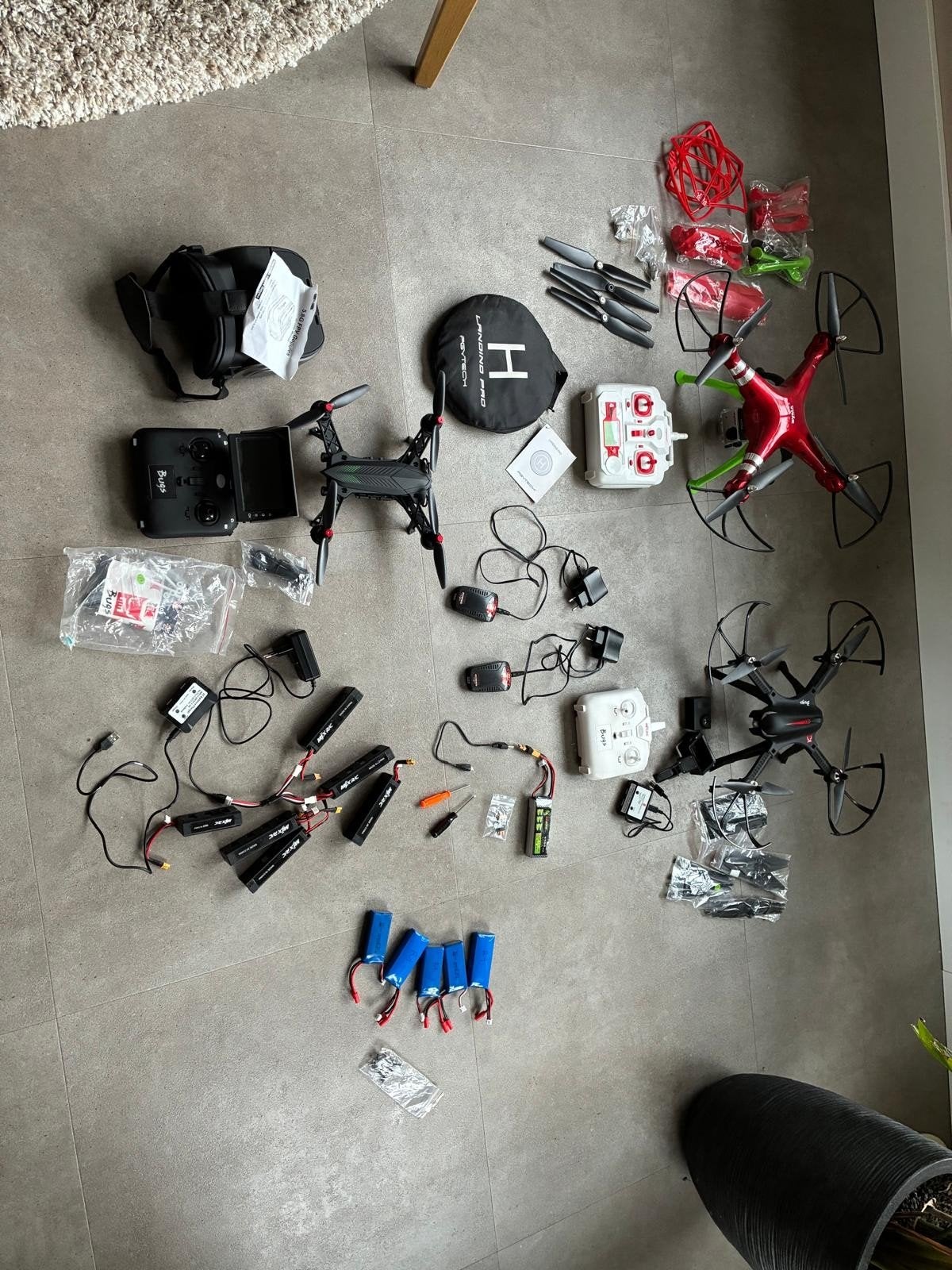 Droneset: MJX Bugs 3 en 6, Syma X8C, FPV bril, veel accessoi, Ophalen