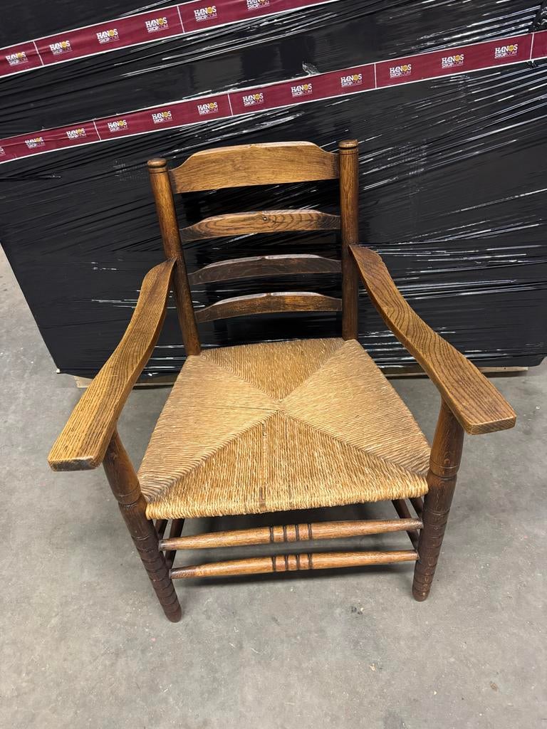 Rustieke houten stoel met biezen zitting, Antiek en Kunst, Antiek | Meubels | Stoelen en Banken, Ophalen
