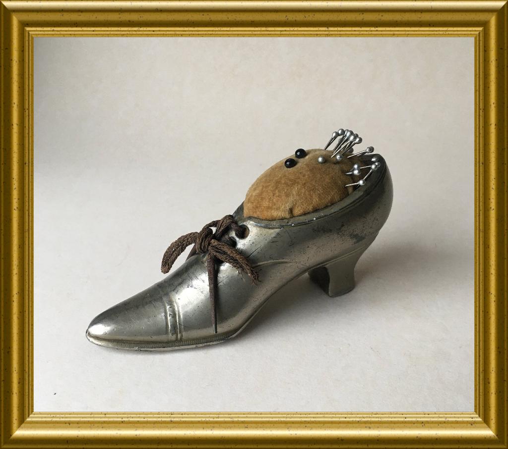 Oud speldenkussen: schoentje, Antiek en Kunst, Curiosa en Brocante, Ophalen of Verzenden