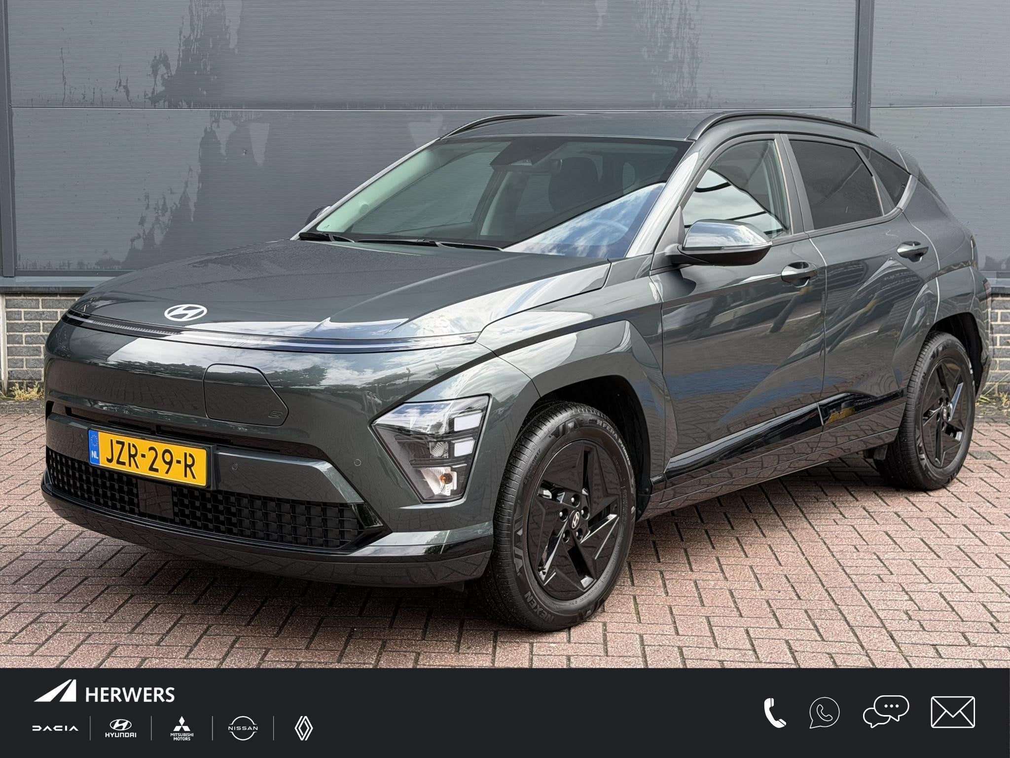 Hyundai Kona Electric Pure Edition 64.8 kWh / Stuur & Stoelv, Stof, 750 kg, 420 min, 37 min