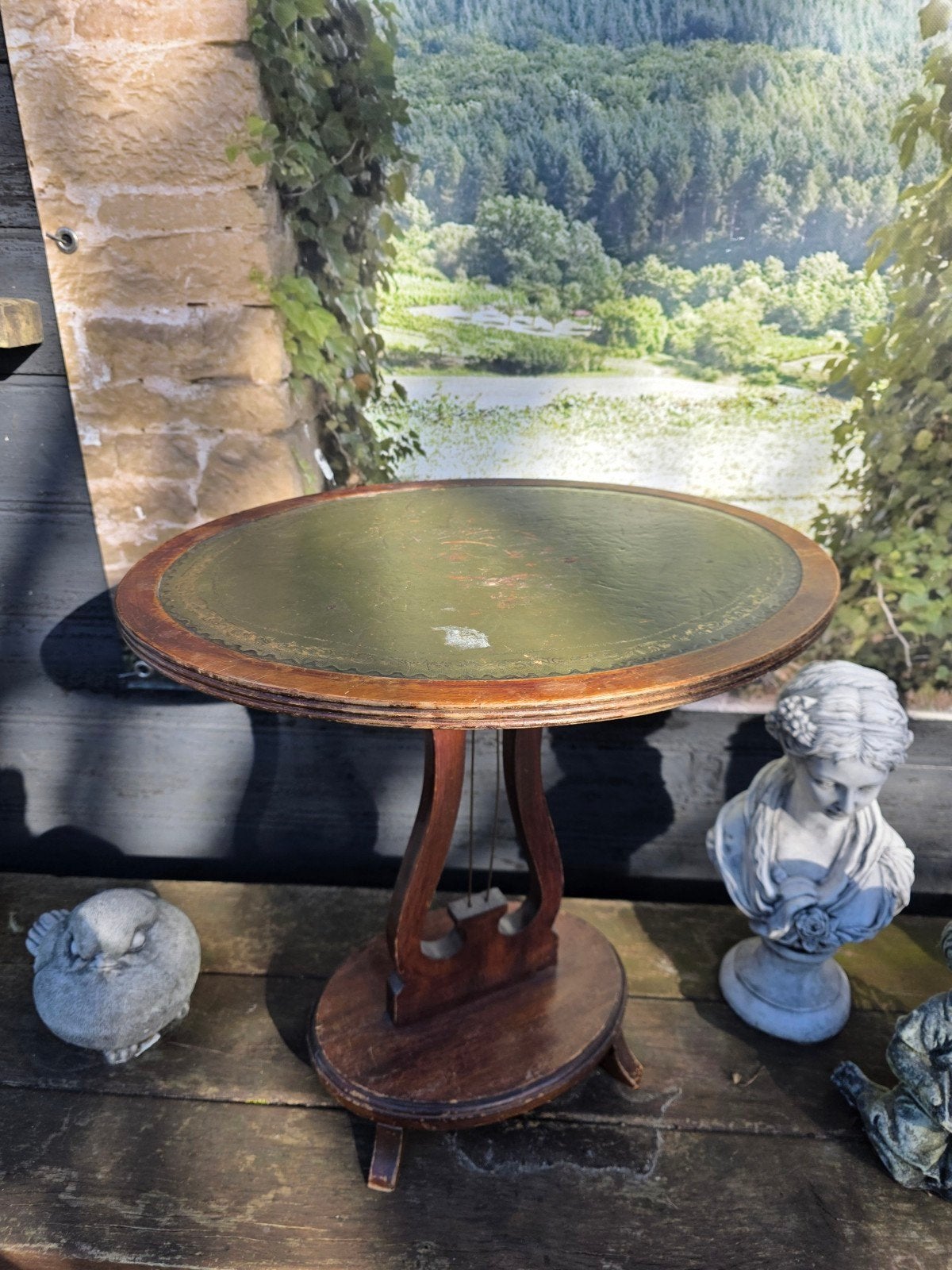 Antieke bijzettafel met leren blad, Antiek en Kunst, Antiek | Meubels | Tafels, Ophalen